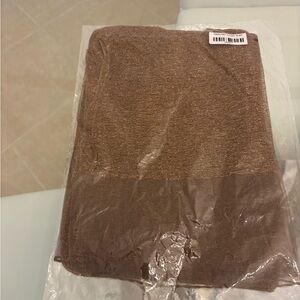 SAACHI  Brown Sparkly Throw On 🧣